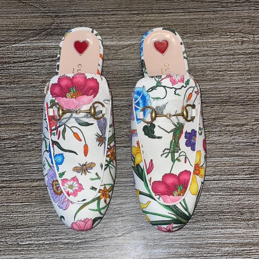 Authentic gucci shoe (women)